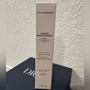 Studio makeup tinted moisturizer